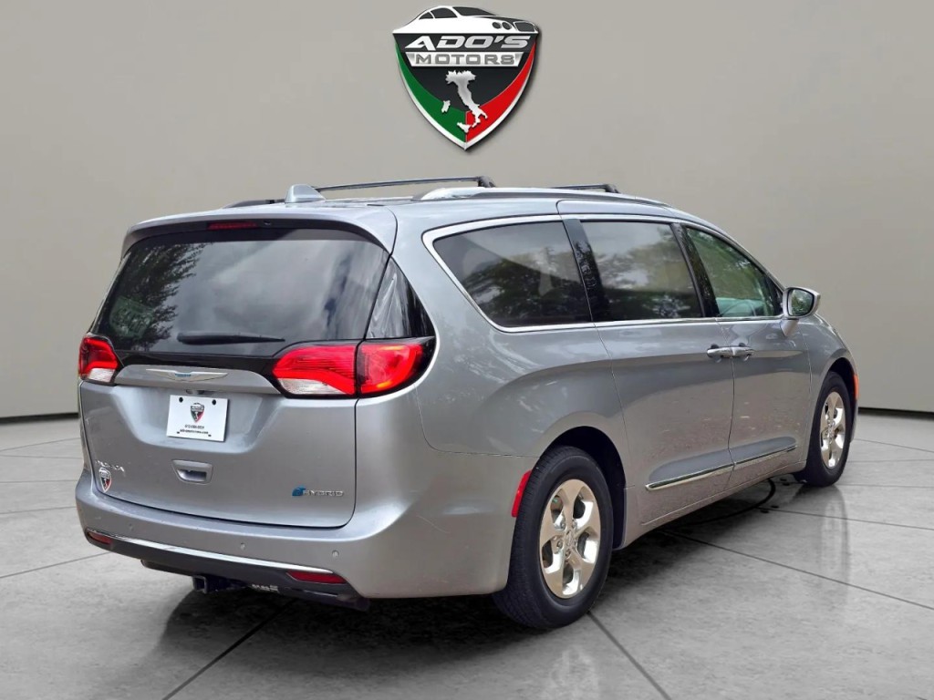 2018 Chrysler Pacifica Image 5