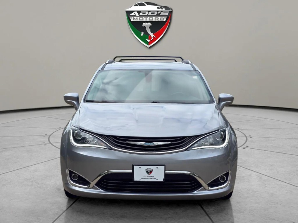 2018 Chrysler Pacifica Image 8