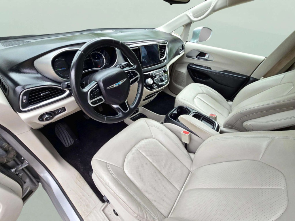 2018 Chrysler Pacifica Image 12