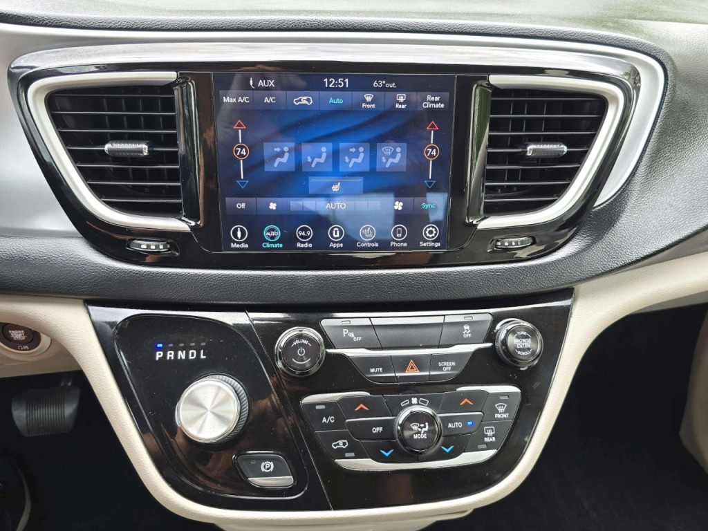 2018 Chrysler Pacifica Image 18