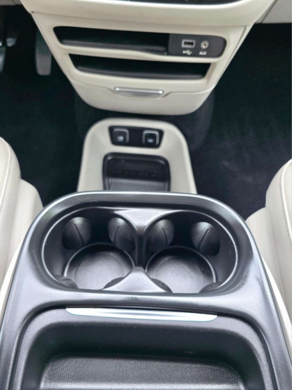 2018 Chrysler Pacifica Image 19