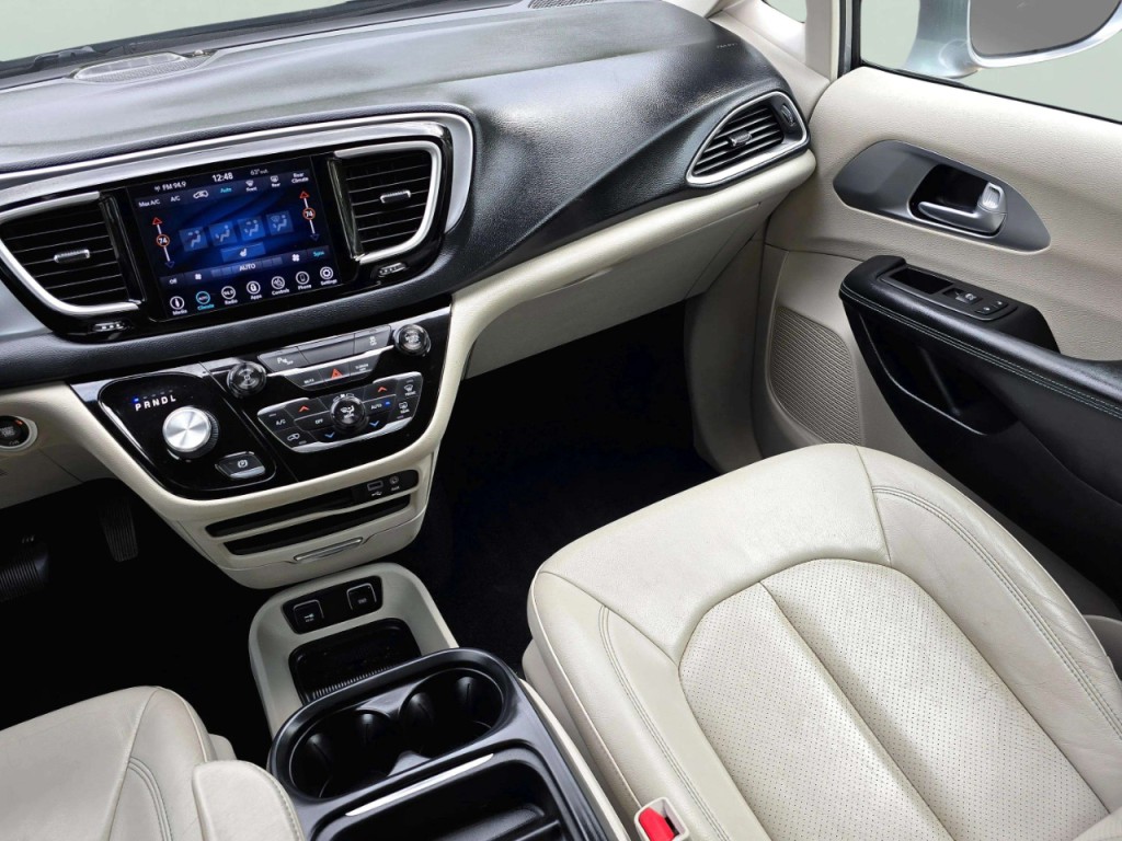 2018 Chrysler Pacifica Image 20