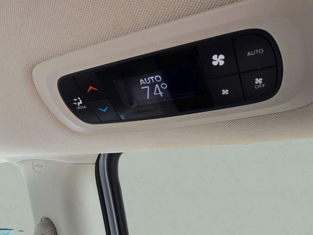 2018 Chrysler Pacifica Image 23