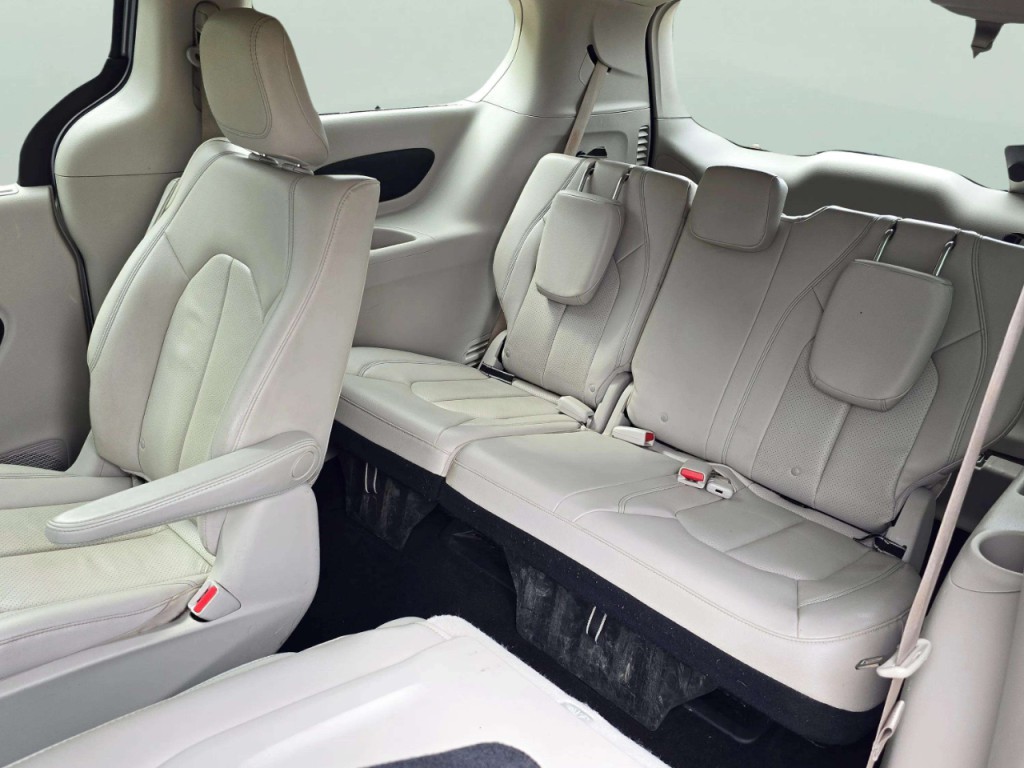 2018 Chrysler Pacifica Image 24