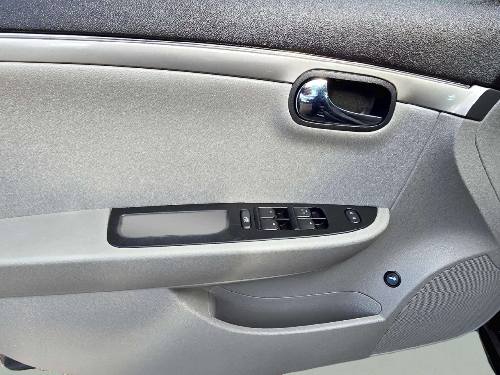 2009 Saturn Aura Image 9