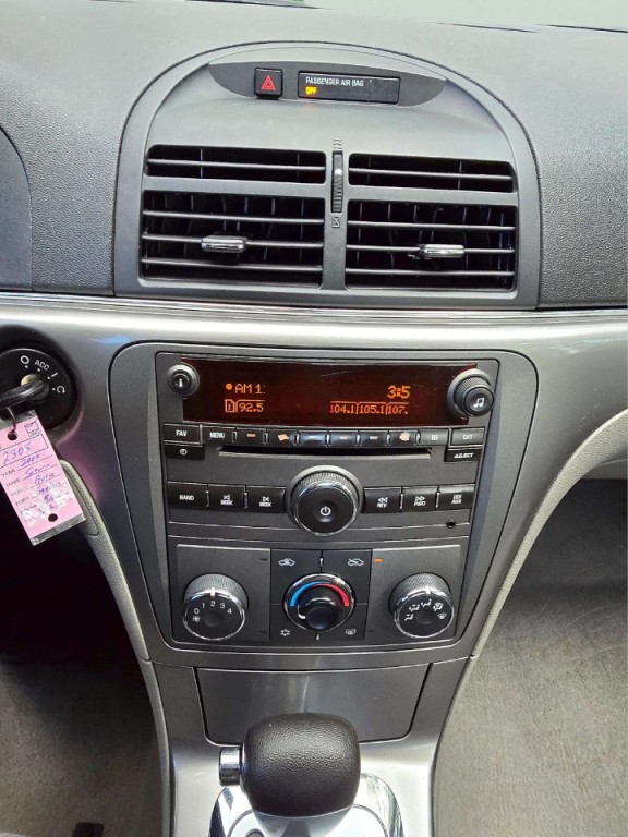 2009 Saturn Aura Image 18