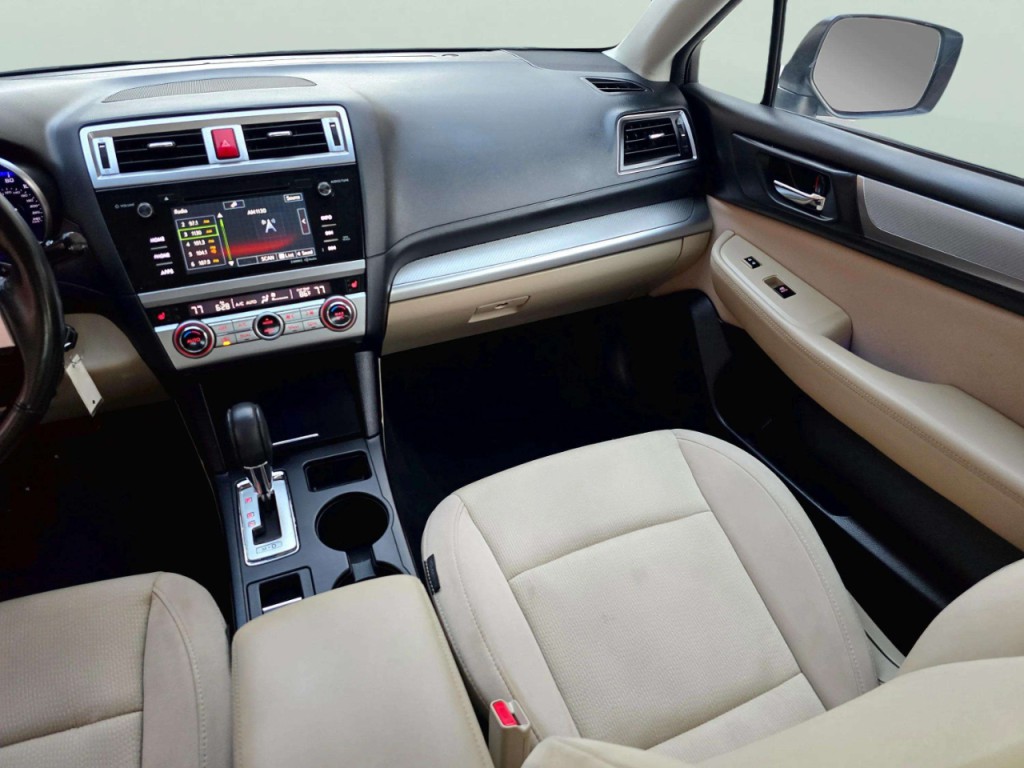 2016 Subaru Legacy Image 18