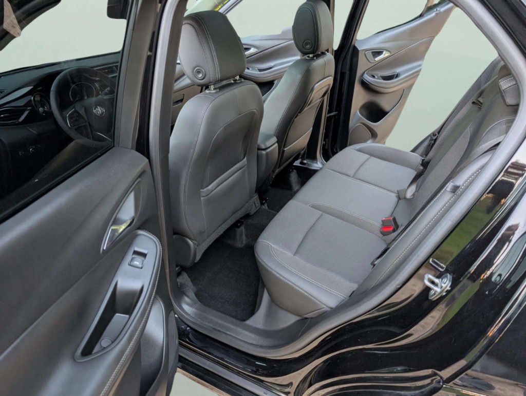2023 Buick Enclave Image 15