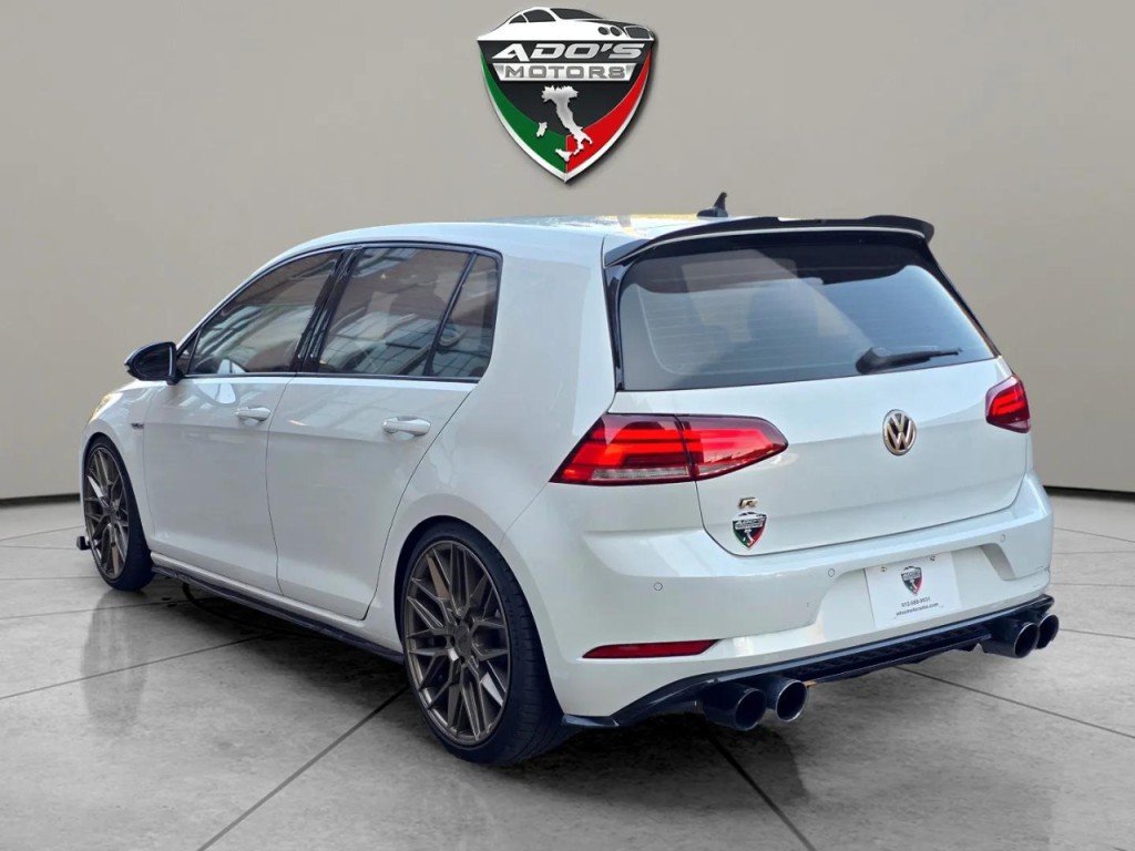 2018 Volkswagen Golf Image 3