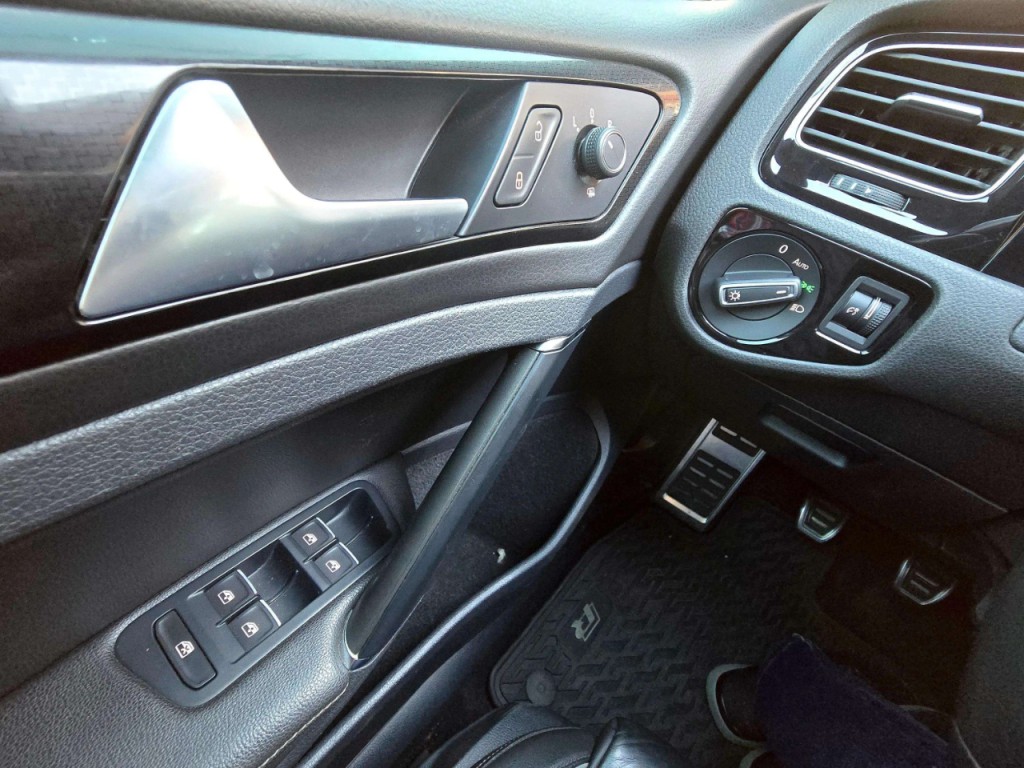 2018 Volkswagen Golf Image 15