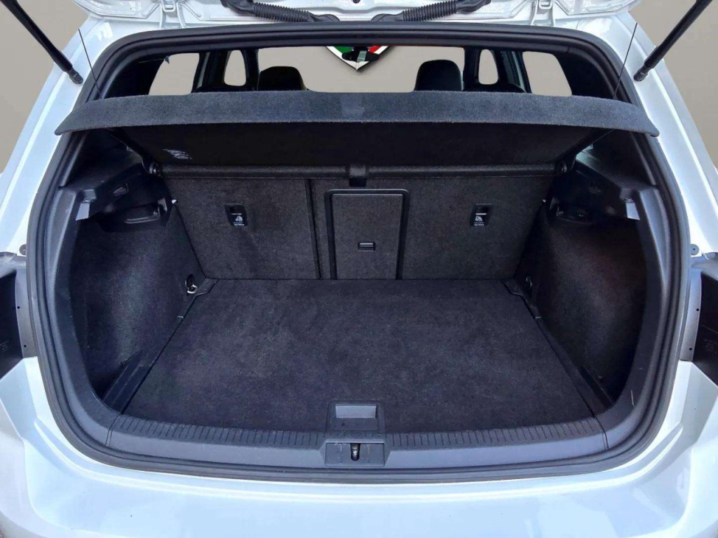 2018 Volkswagen Golf Image 30