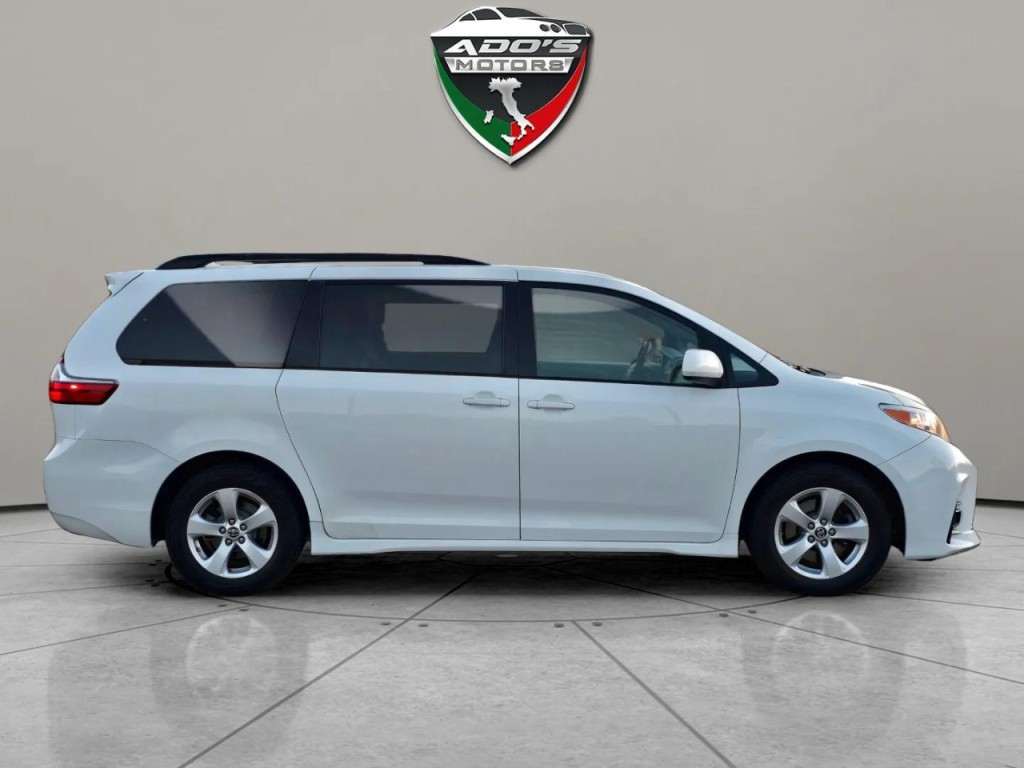 2020 Toyota Sienna Image 6