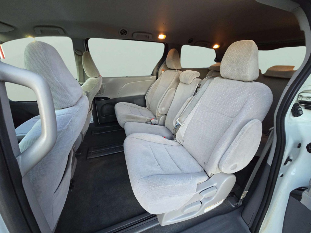 2020 Toyota Sienna Image 20