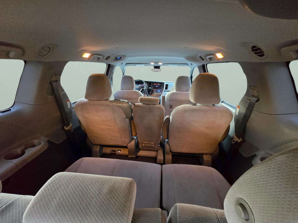 2020 Toyota Sienna Image 24