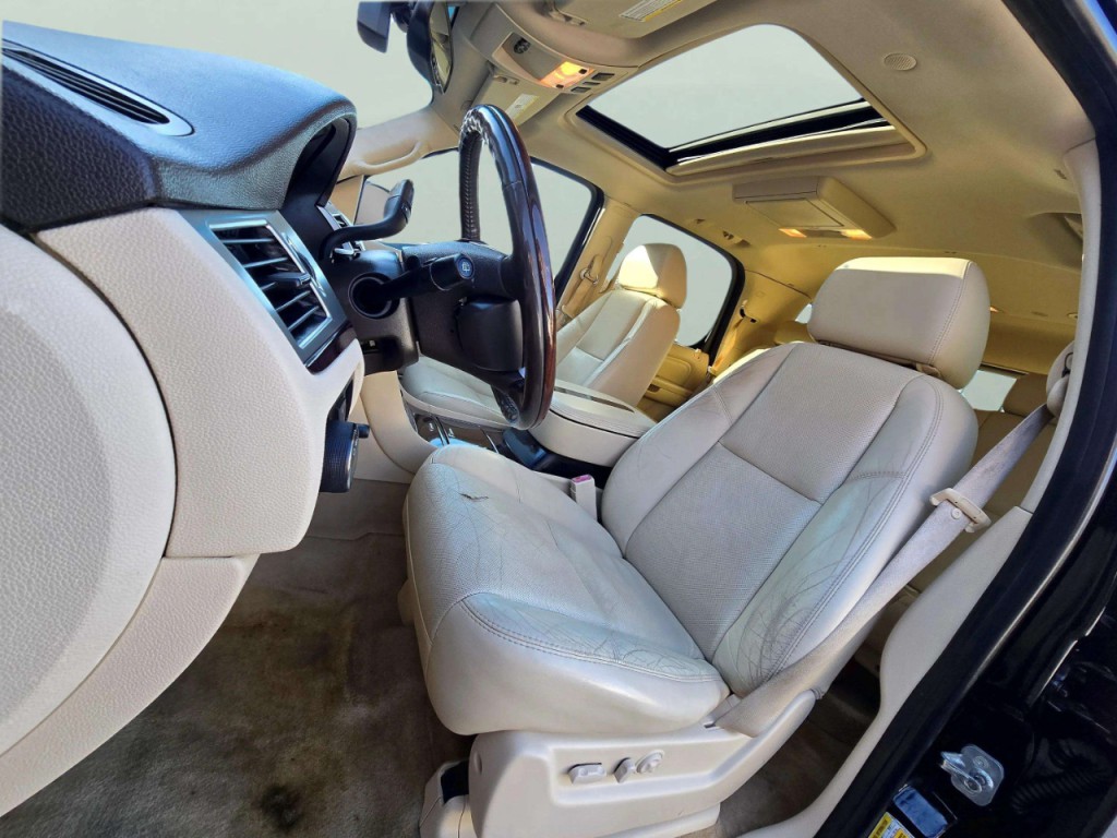 2007 Cadillac Escalade Image 10
