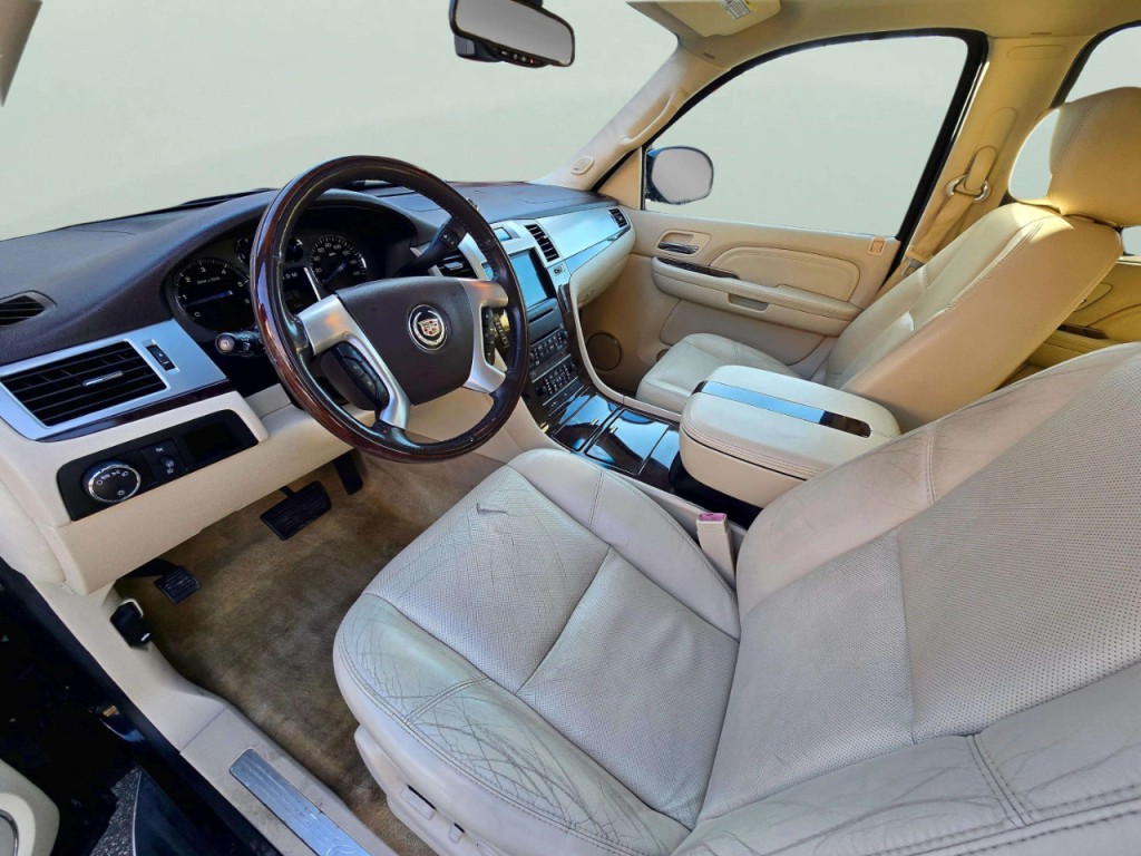 2007 Cadillac Escalade Image 12