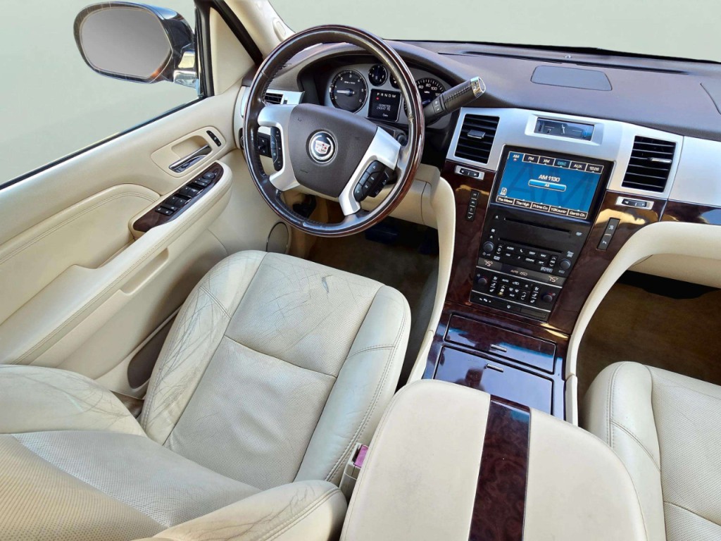 2007 Cadillac Escalade Image 13
