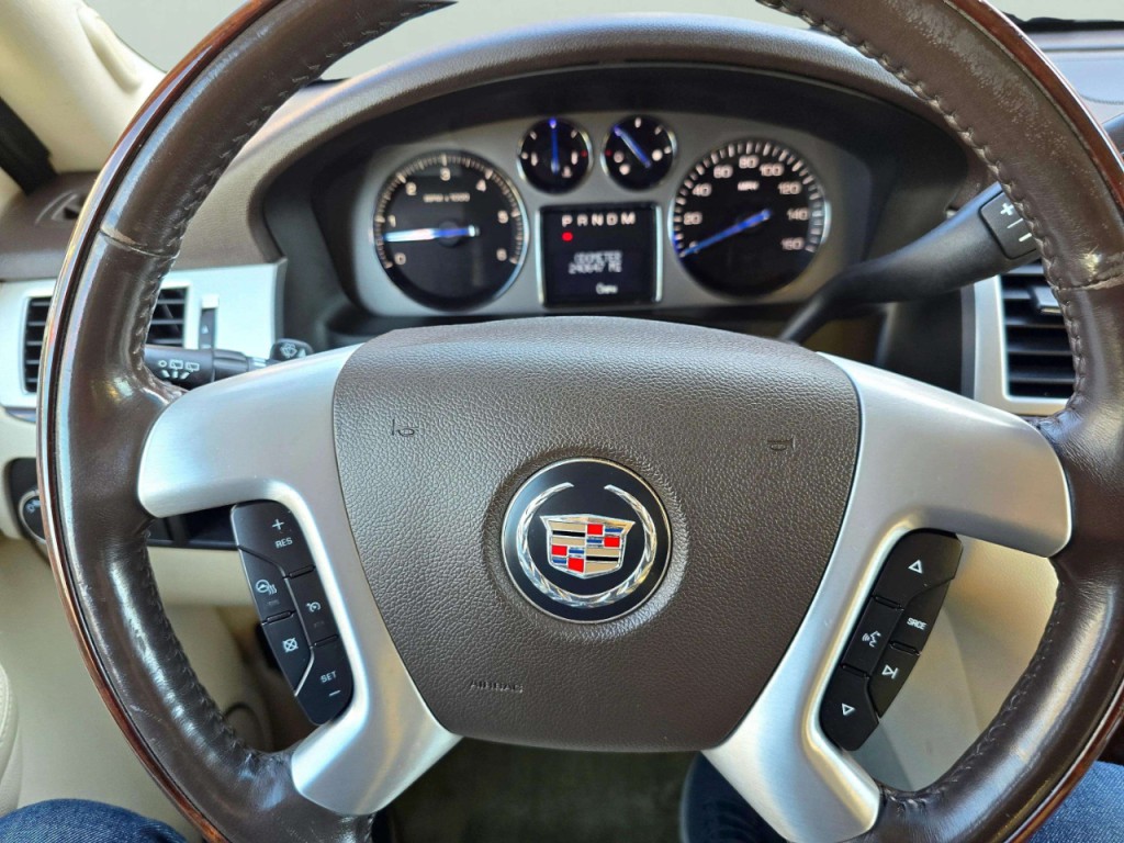 2007 Cadillac Escalade Image 15