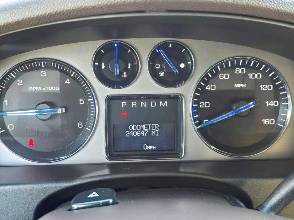 2007 Cadillac Escalade Image 16