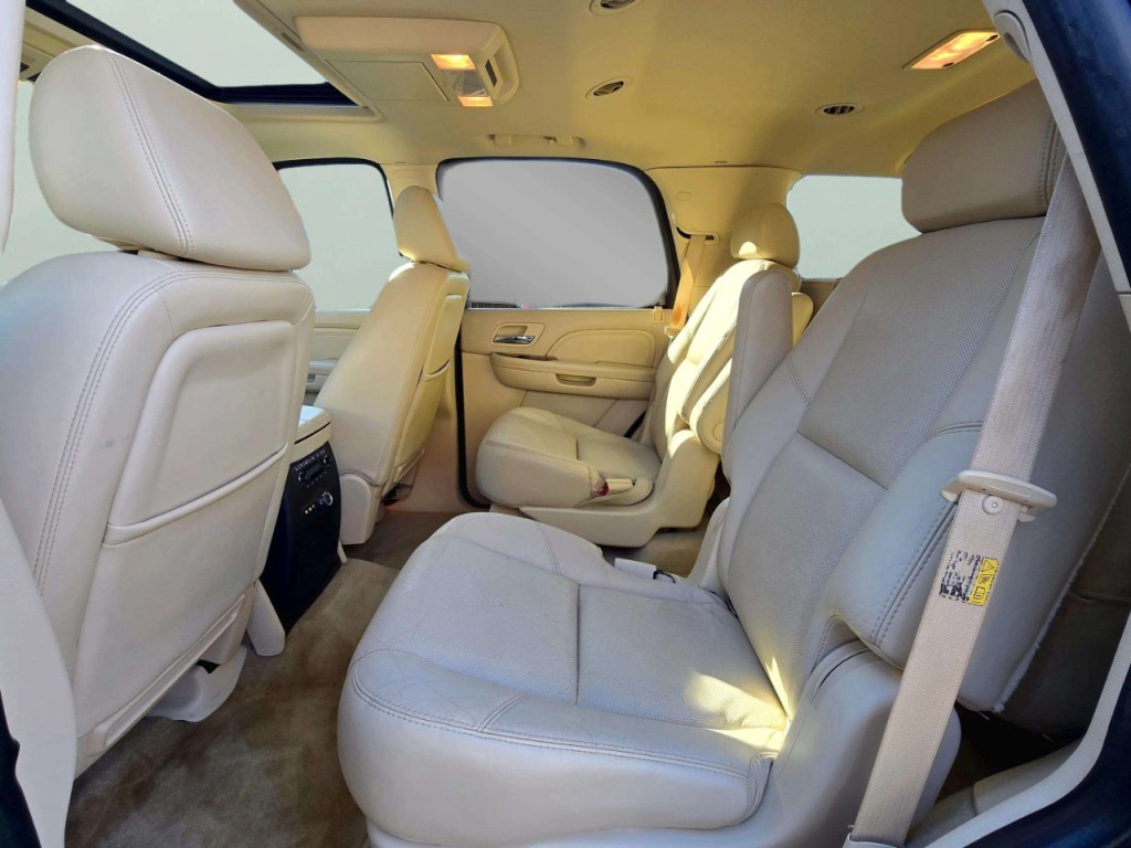 2007 Cadillac Escalade Image 24