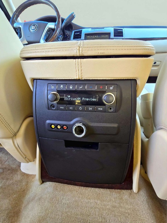 2007 Cadillac Escalade Image 26