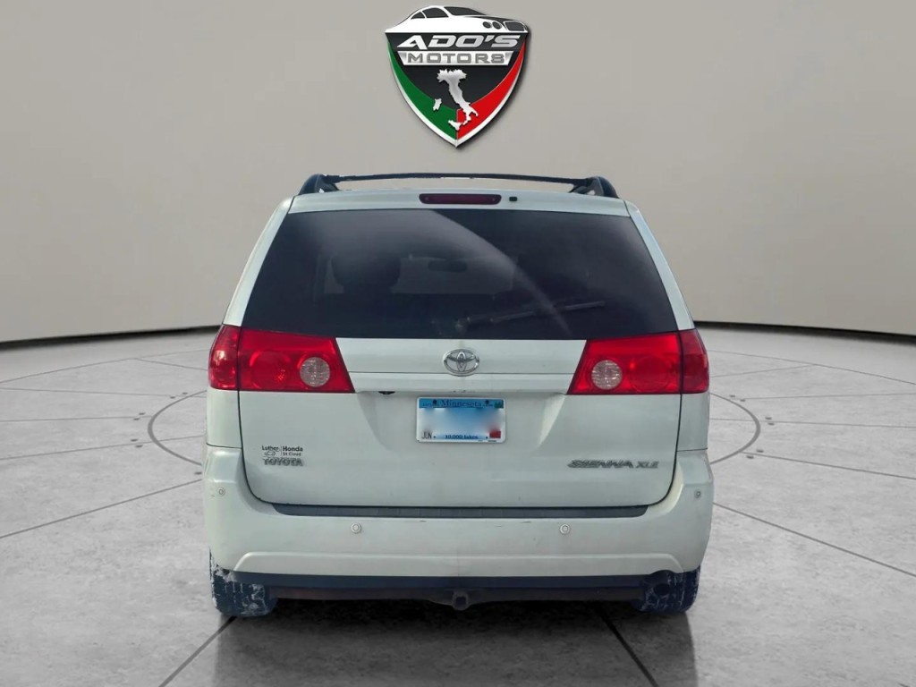 2009 Toyota Sienna Image 3