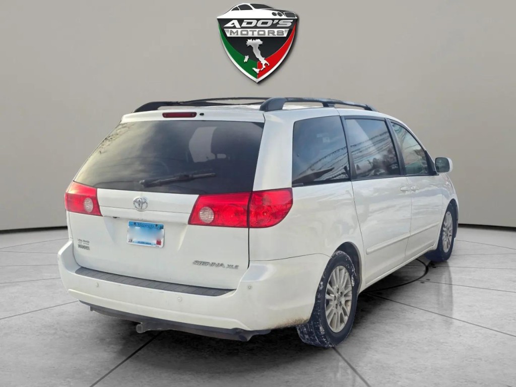 2009 Toyota Sienna Image 4