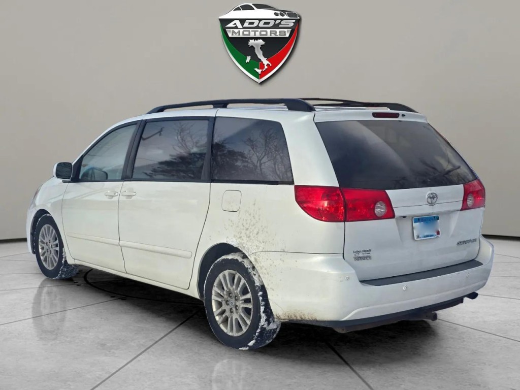 2009 Toyota Sienna Image 5