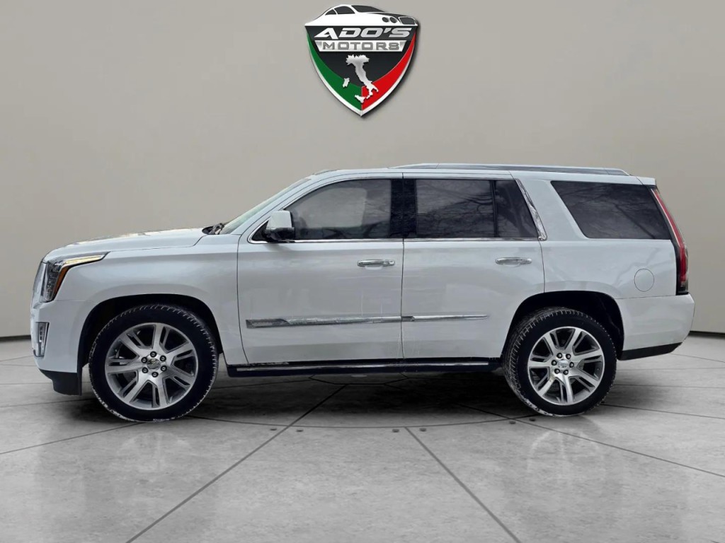 2016 Cadillac Escalade Image 2