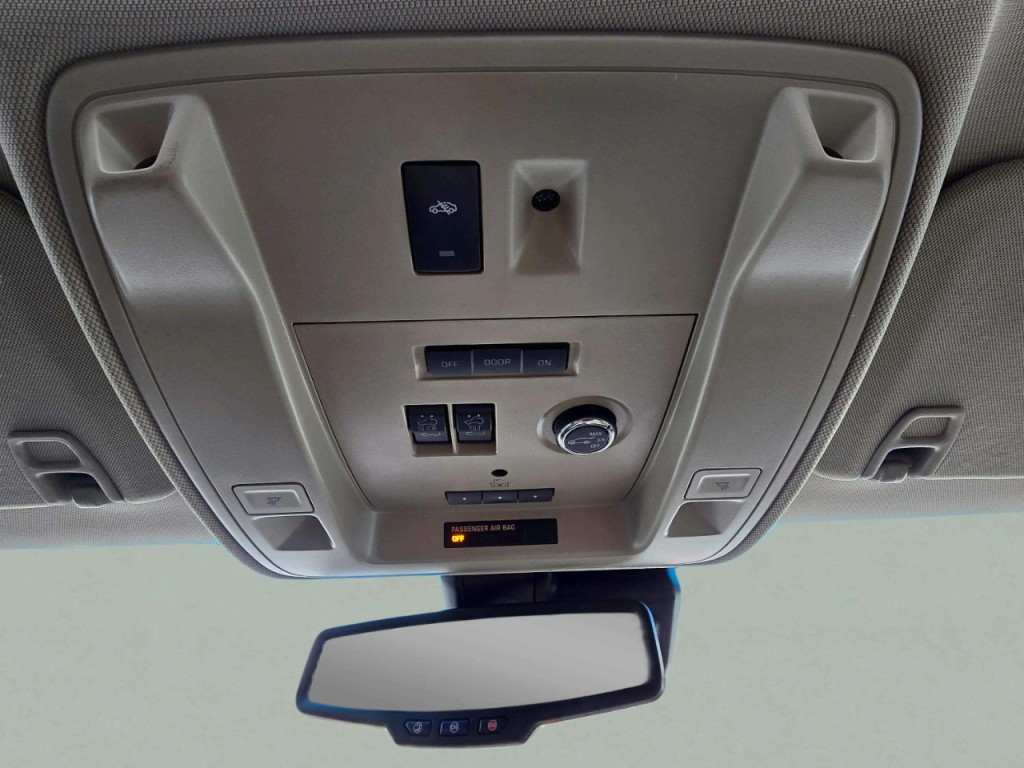 2016 Cadillac Escalade Image 12