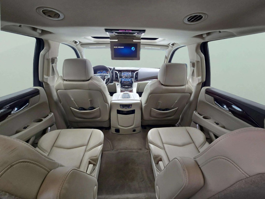 2016 Cadillac Escalade Image 20