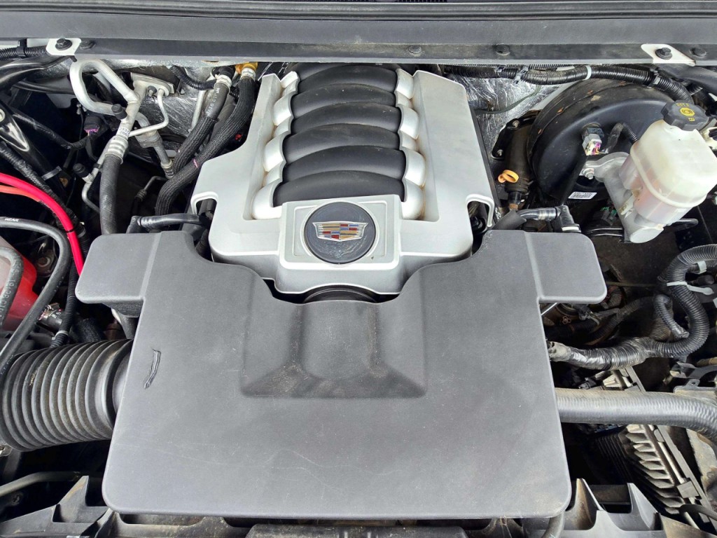 2016 Cadillac Escalade Image 24