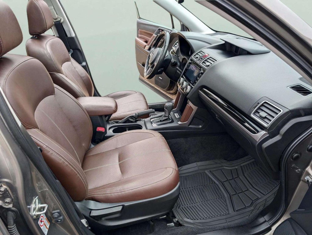 2018 Subaru Forester Image 16