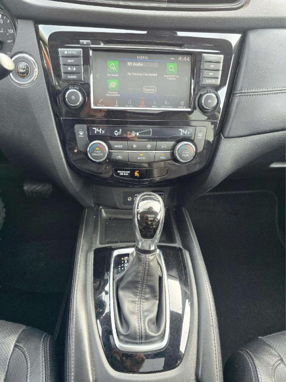 2018 Nissan Rogue Image 18