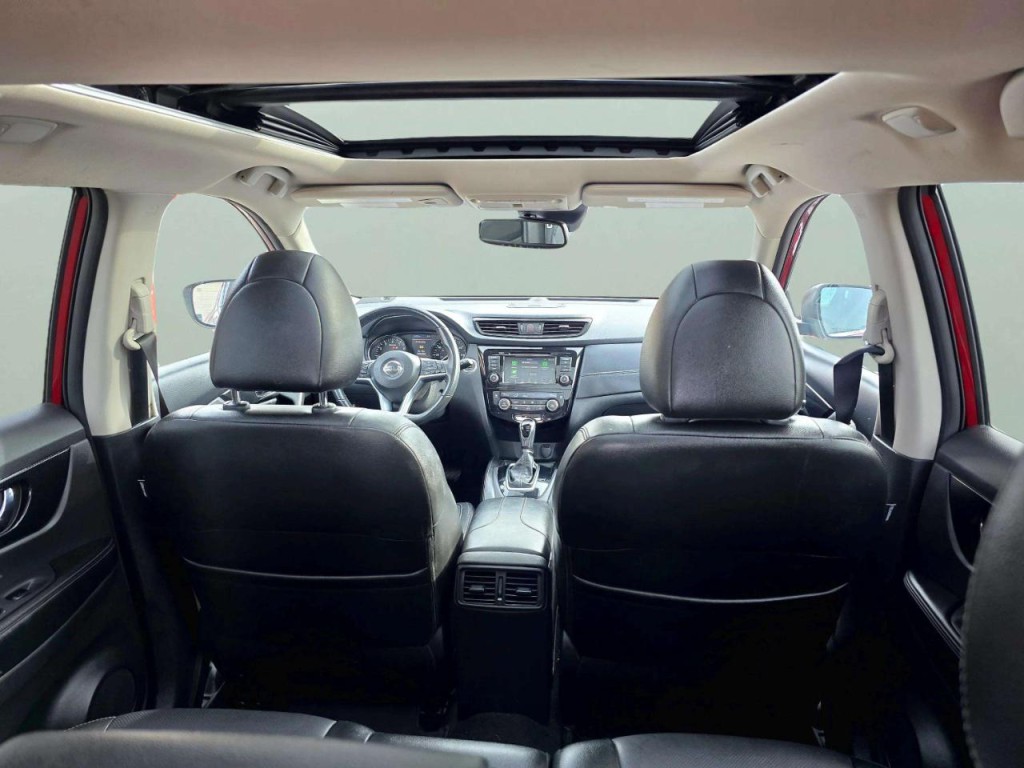 2018 Nissan Rogue Image 23