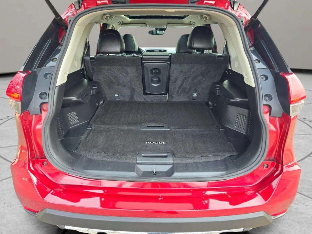 2018 Nissan Rogue Image 24