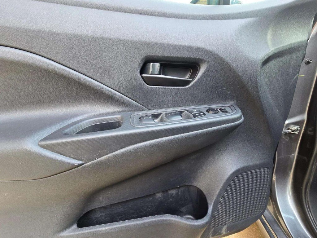 2023 Nissan Versa Image 9