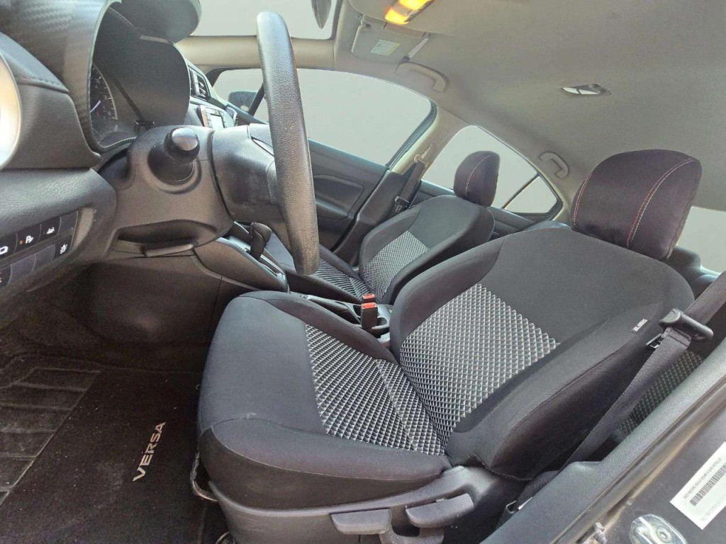 2023 Nissan Versa Image 10