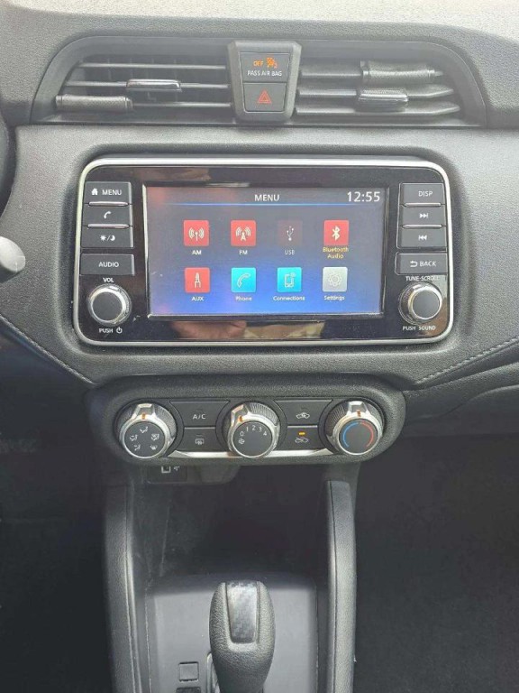 2023 Nissan Versa Image 16
