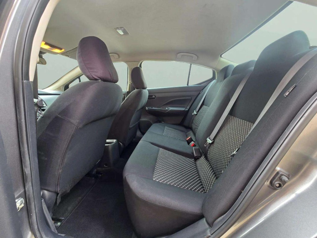 2023 Nissan Versa Image 21