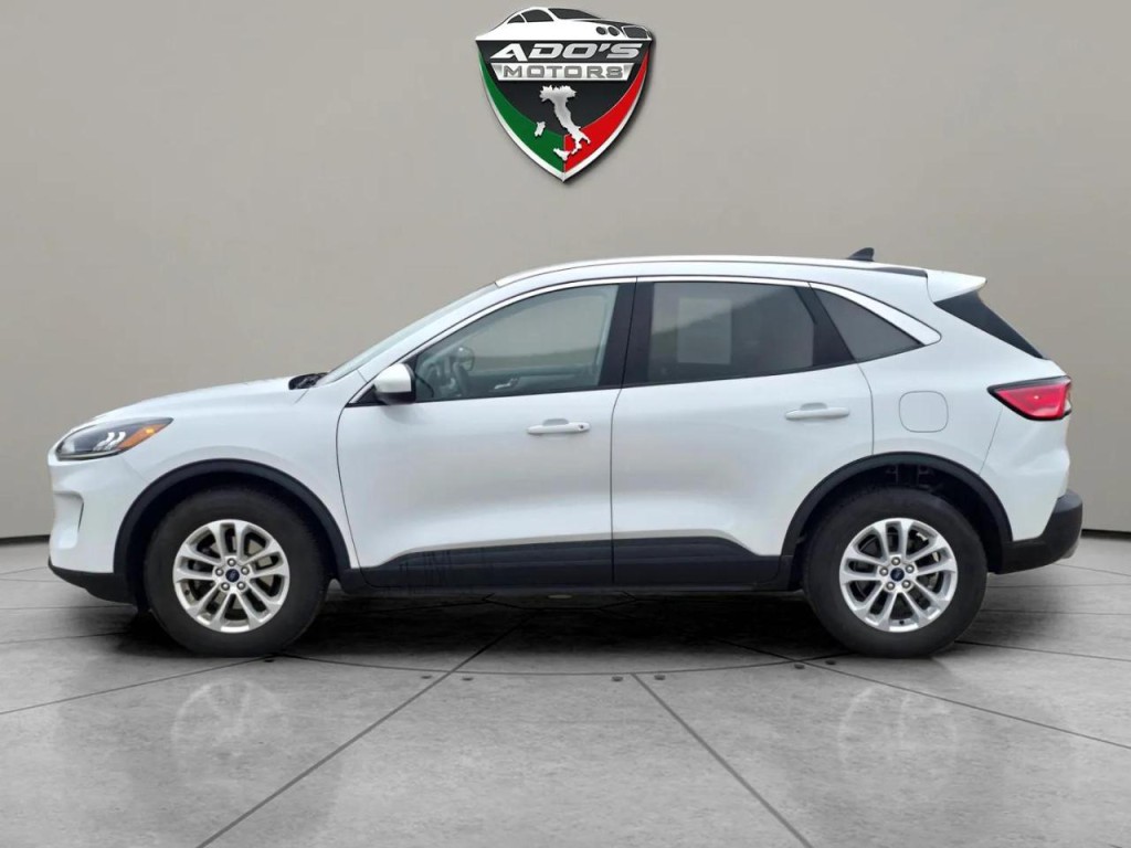 2021 Ford Escape Image 2