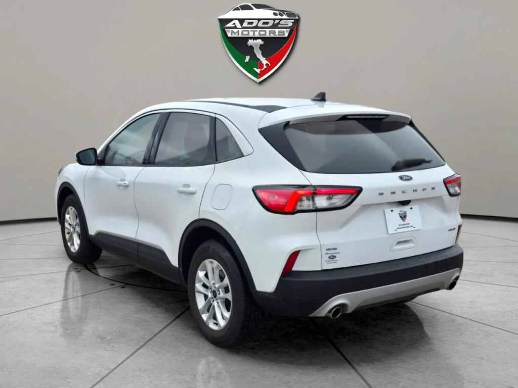 2021 Ford Escape Image 3
