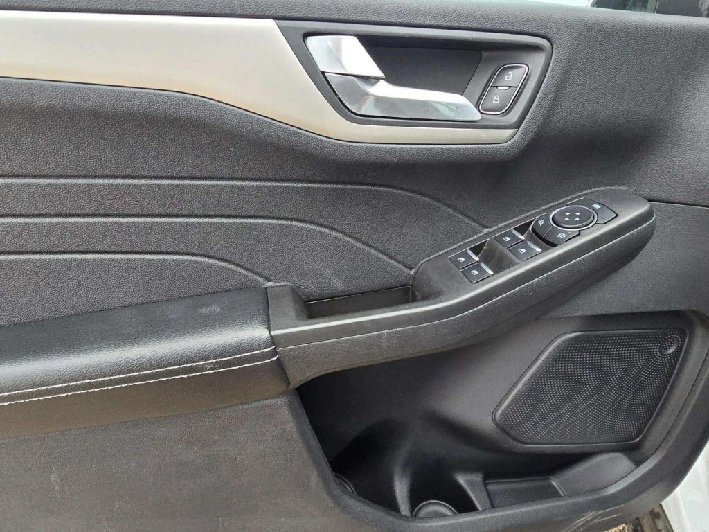 2021 Ford Escape Image 9