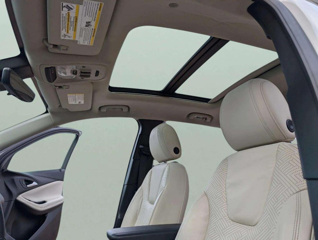 2022 Buick Enclave Image 9