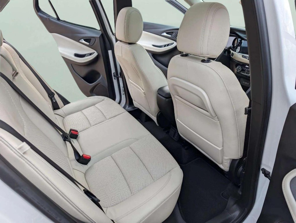 2022 Buick Enclave Image 25