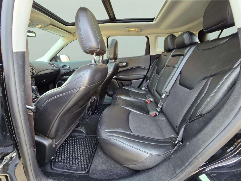 2019 Jeep Compass Image 25