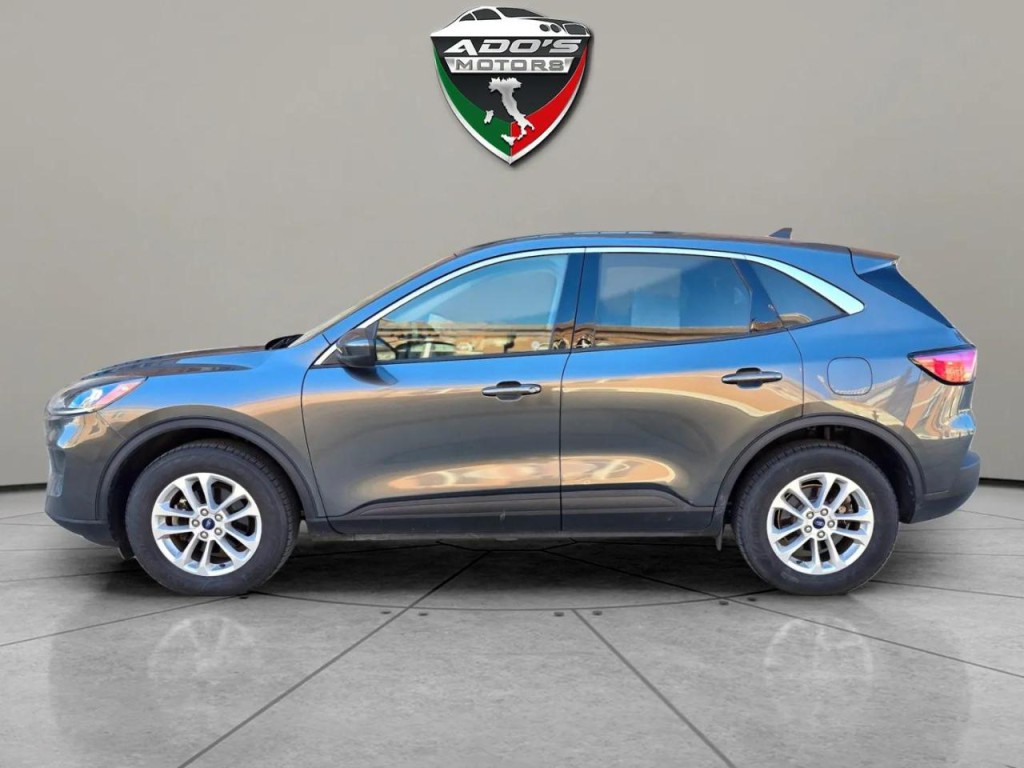 2020 Ford Escape Image 2