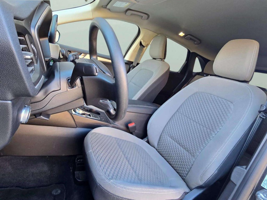 2020 Ford Escape Image 10