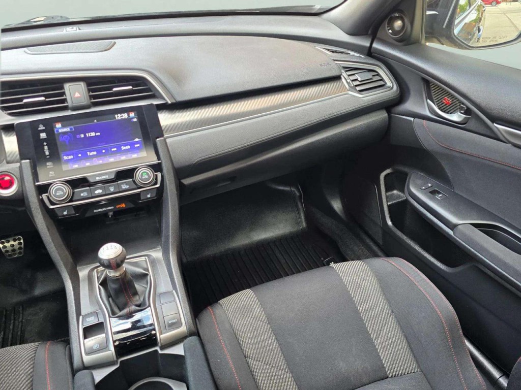 2017 Honda Civic Image 18