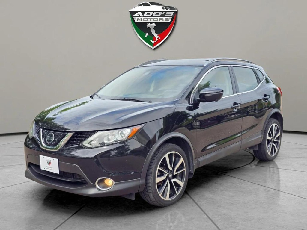 2019 Nissan Rogue Image 1